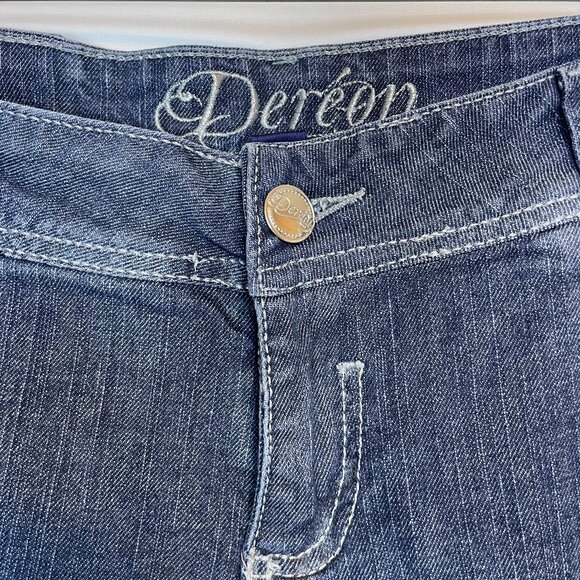 Dereon Womens Boot Cut Jeans Stretch Denim Size 16W - Picture 3 of 12